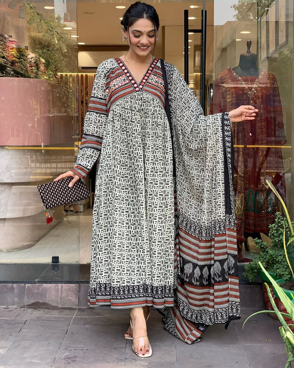 Stylish Kurta Ensemble with Printed Dupatta